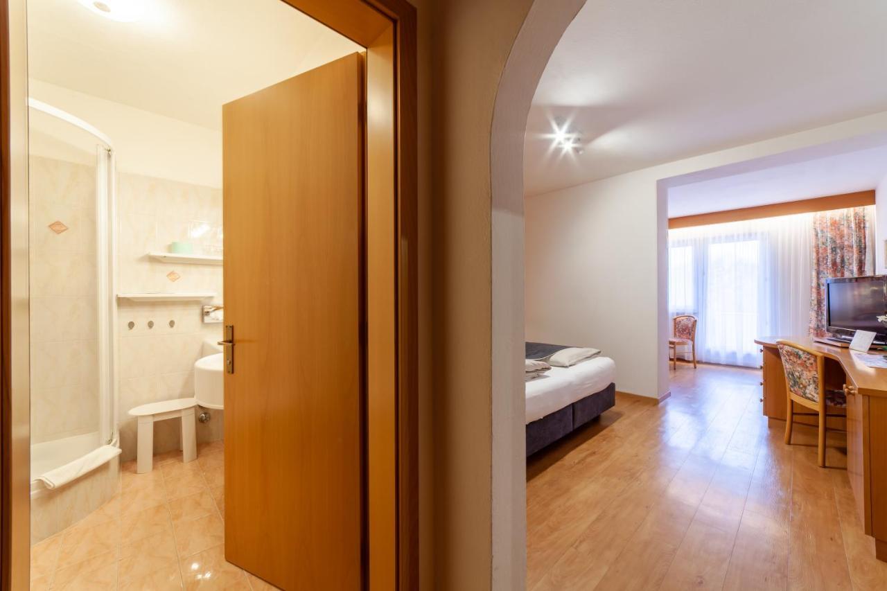 Fruehstuecks-Hotel Olympia Tirolo Exterior photo