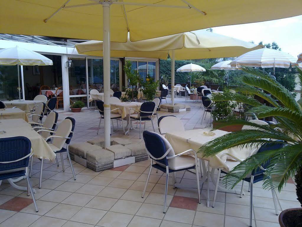 Fruehstuecks-Hotel Olympia Tirolo Exterior photo